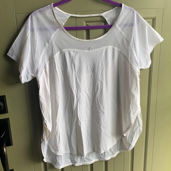 lululemon athletica Tops - Lululemon mesh cut out short sleeve top